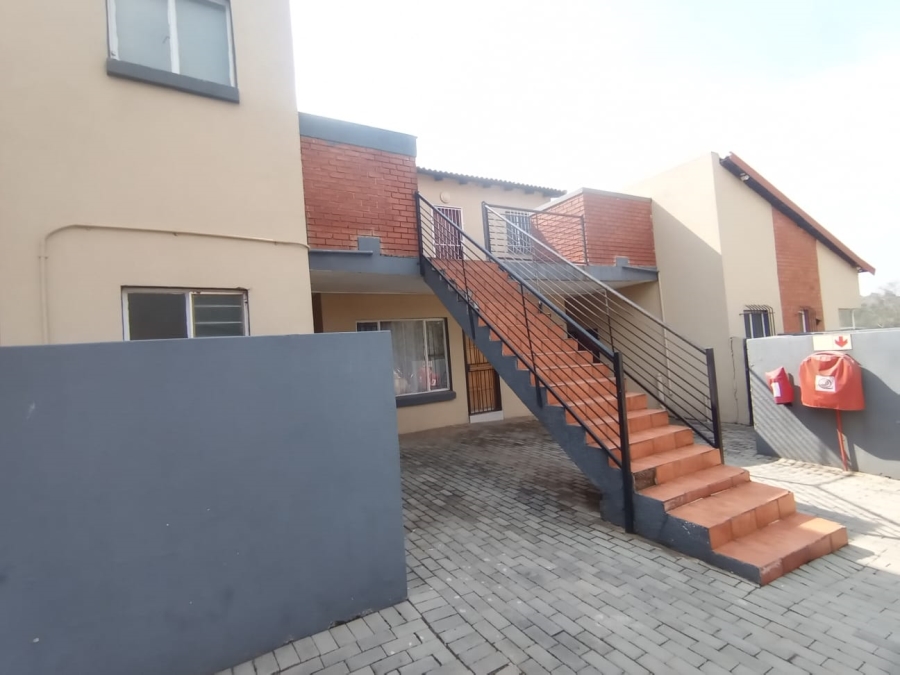 To Let 1 Bedroom Property for Rent in Willowbrook Gauteng