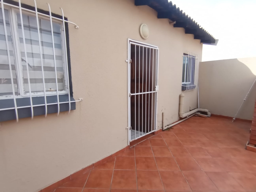 To Let 1 Bedroom Property for Rent in Willowbrook Gauteng