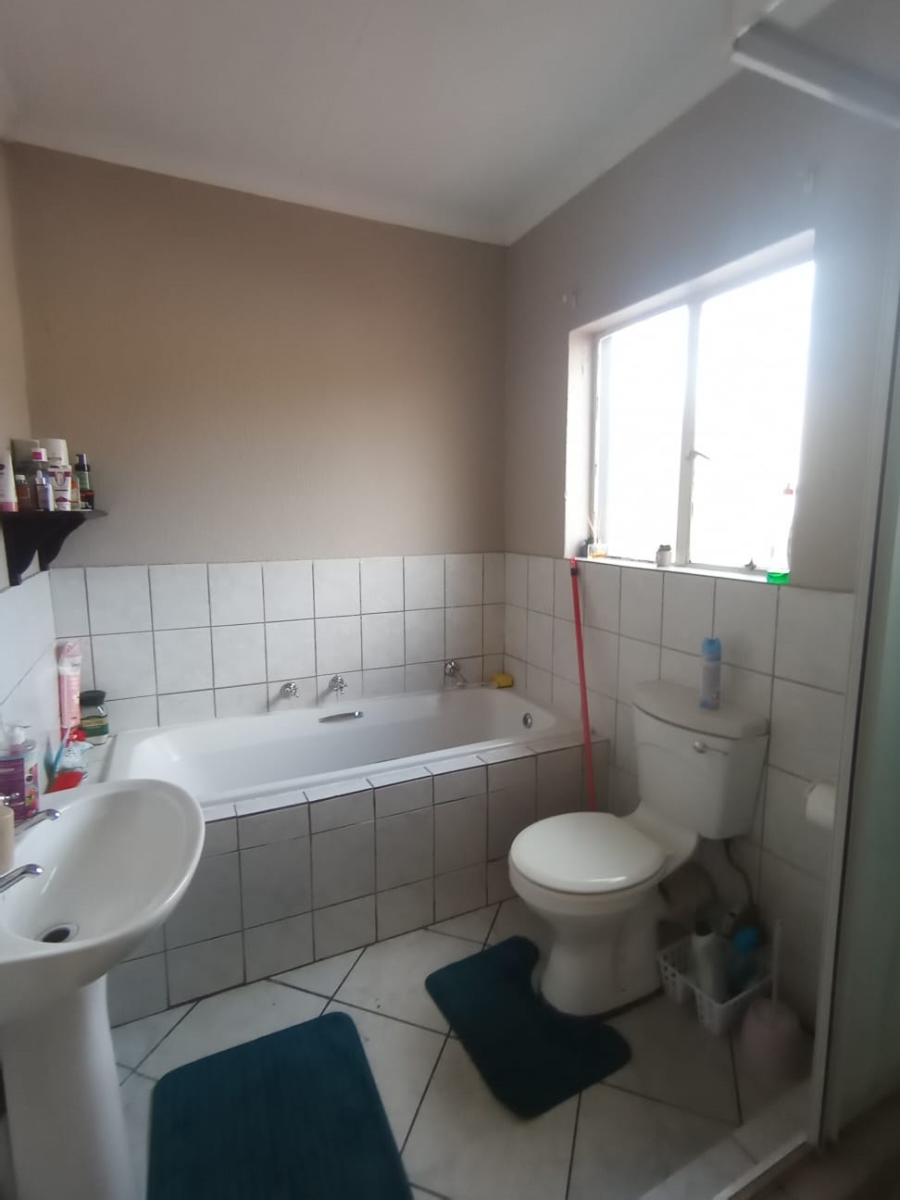 To Let 1 Bedroom Property for Rent in Willowbrook Gauteng