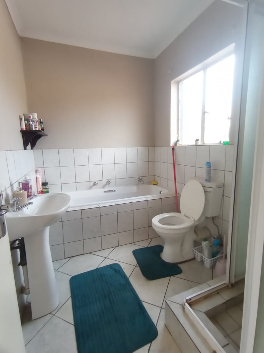 To Let 1 Bedroom Property for Rent in Willowbrook Gauteng
