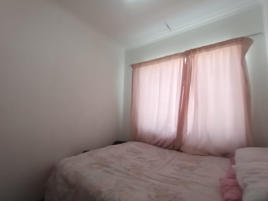 To Let 2 Bedroom Property for Rent in Kenmare Gauteng