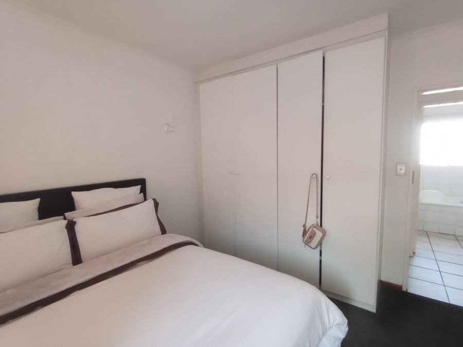 To Let 2 Bedroom Property for Rent in Kenmare Gauteng