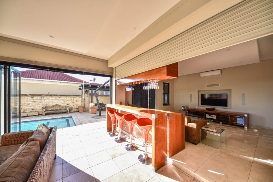 4 Bedroom Property for Sale in Waterkloof Ridge Gauteng