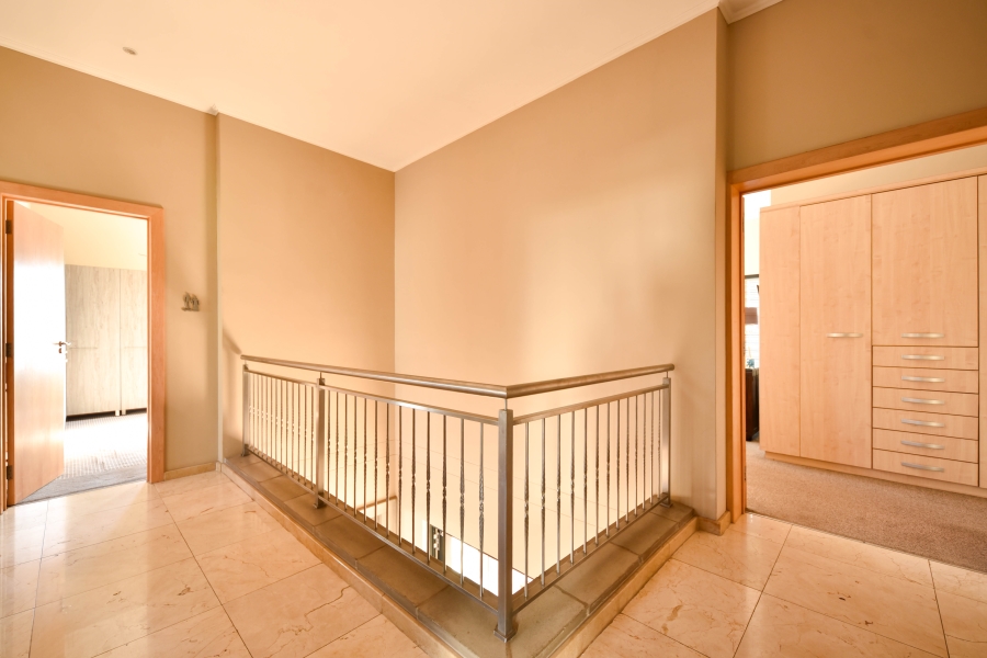 4 Bedroom Property for Sale in Waterkloof Ridge Gauteng