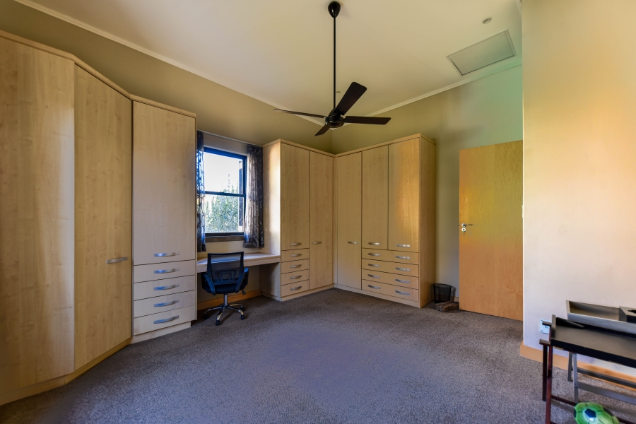 4 Bedroom Property for Sale in Waterkloof Ridge Gauteng