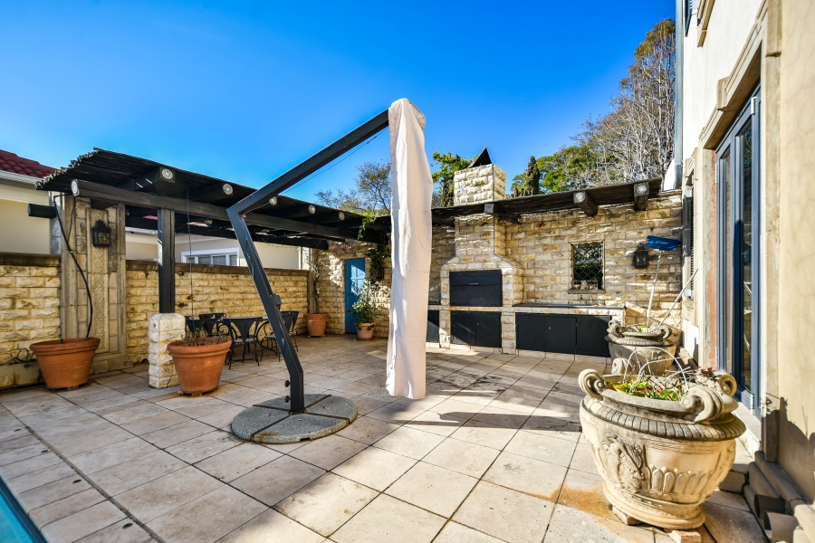 4 Bedroom Property for Sale in Waterkloof Ridge Gauteng