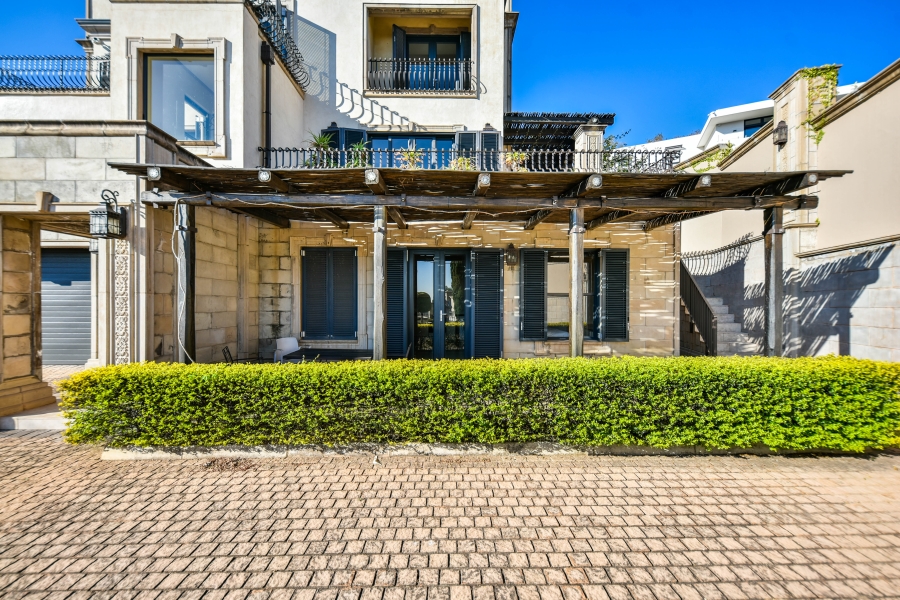 4 Bedroom Property for Sale in Waterkloof Ridge Gauteng