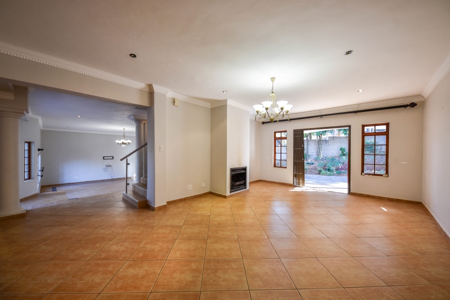 4 Bedroom Property for Sale in Waterkloof Ridge Gauteng
