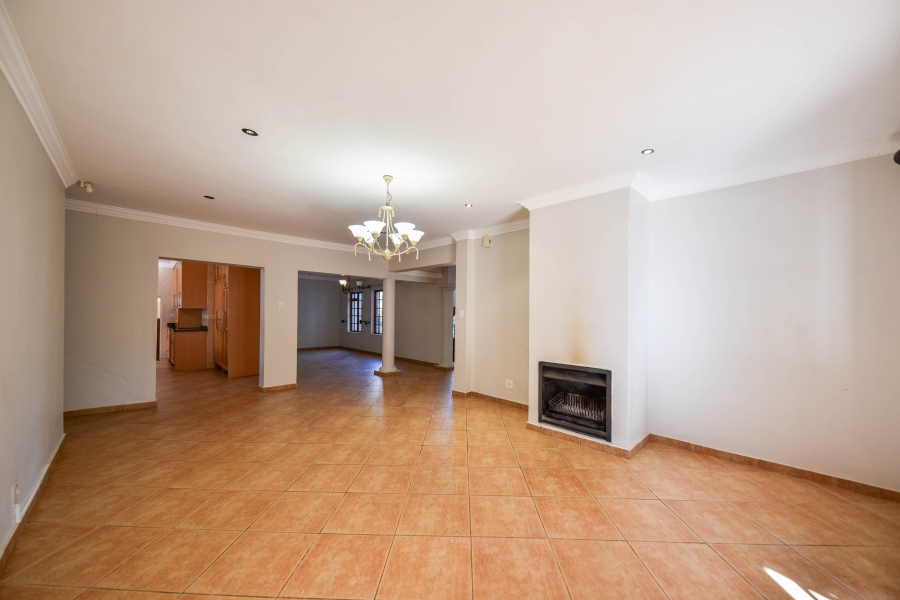 4 Bedroom Property for Sale in Waterkloof Ridge Gauteng