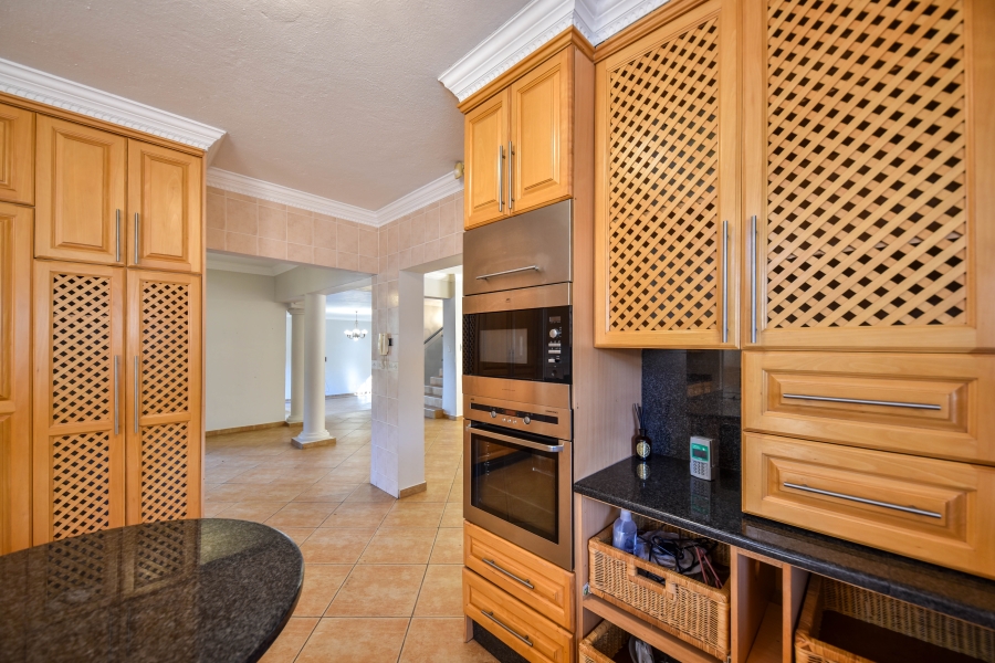 4 Bedroom Property for Sale in Waterkloof Ridge Gauteng