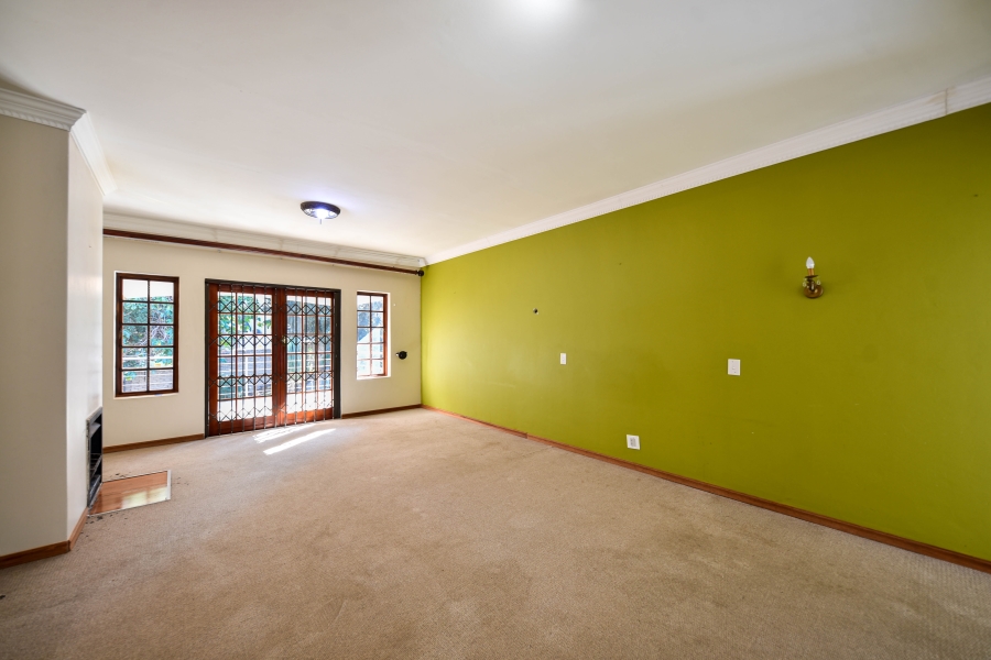 4 Bedroom Property for Sale in Waterkloof Ridge Gauteng