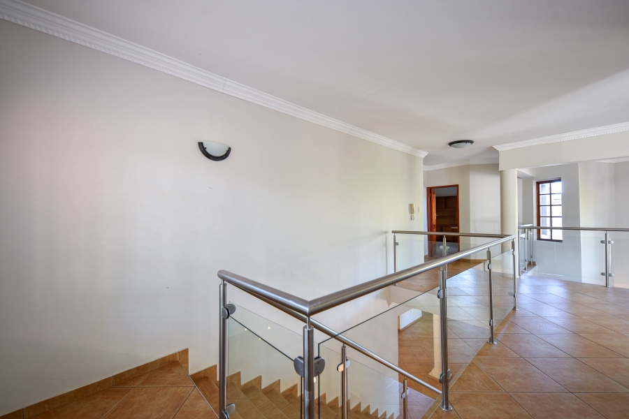 4 Bedroom Property for Sale in Waterkloof Ridge Gauteng