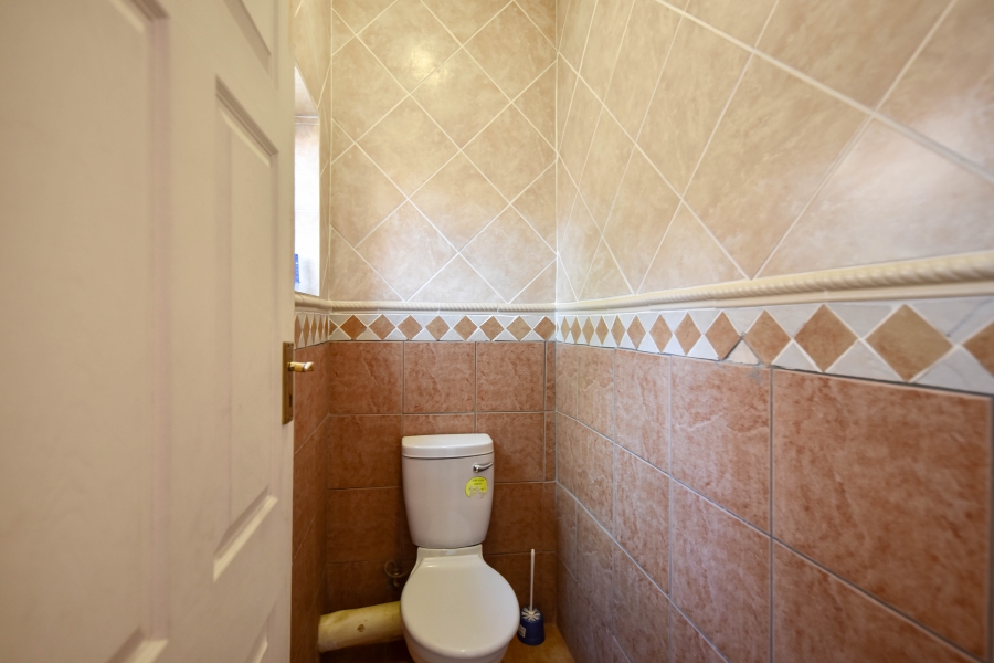 4 Bedroom Property for Sale in Waterkloof Ridge Gauteng