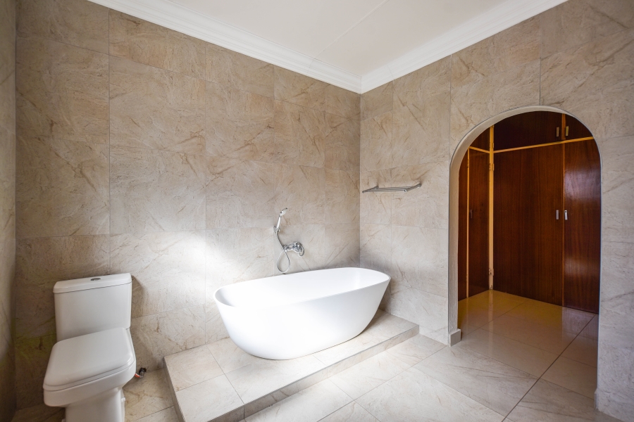 4 Bedroom Property for Sale in Waterkloof Ridge Gauteng