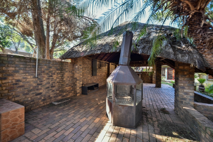 4 Bedroom Property for Sale in Waterkloof Ridge Gauteng