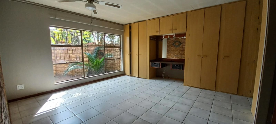 5 Bedroom Property for Sale in Rynfield Gauteng