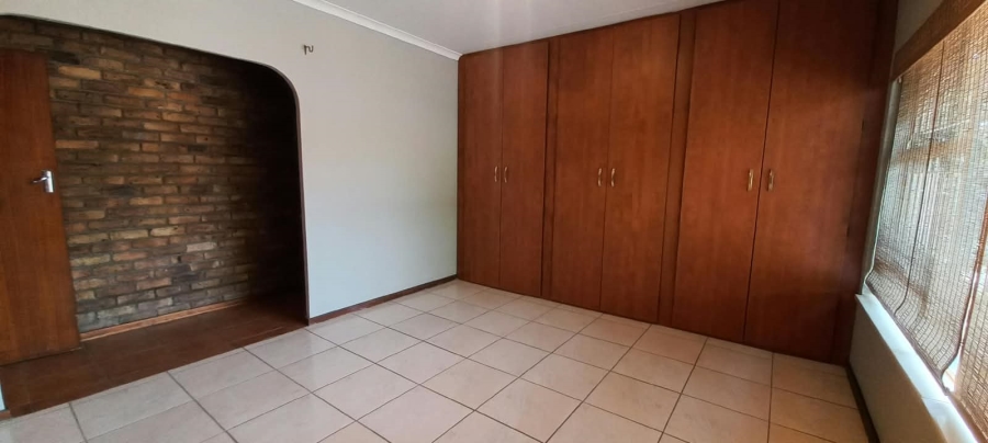 5 Bedroom Property for Sale in Rynfield Gauteng