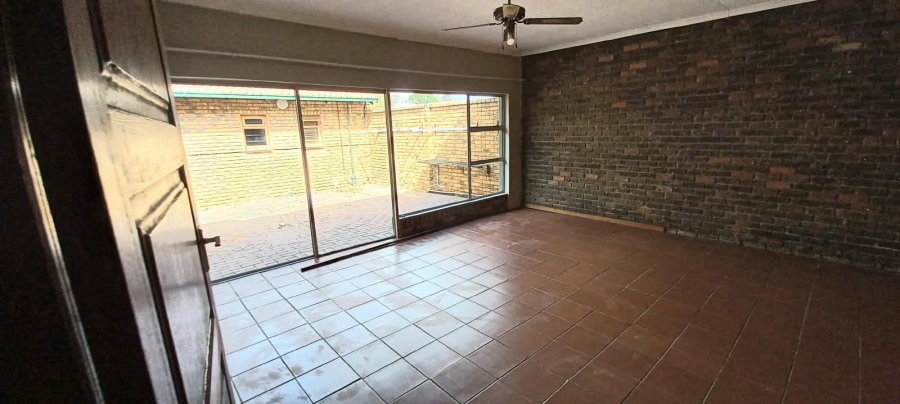 5 Bedroom Property for Sale in Rynfield Gauteng