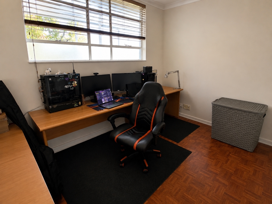 To Let 2 Bedroom Property for Rent in Benmore Gardens Gauteng