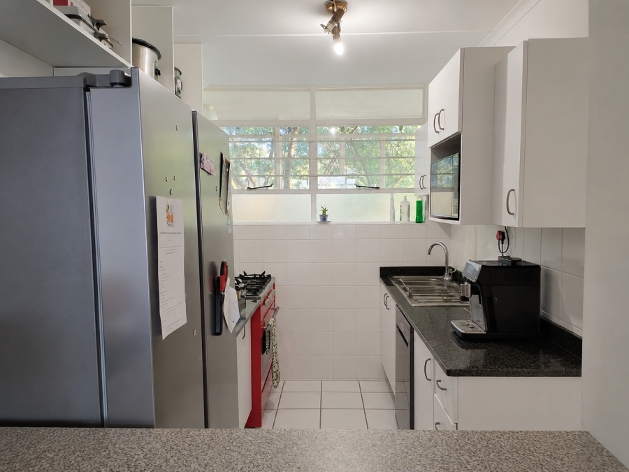To Let 2 Bedroom Property for Rent in Benmore Gardens Gauteng