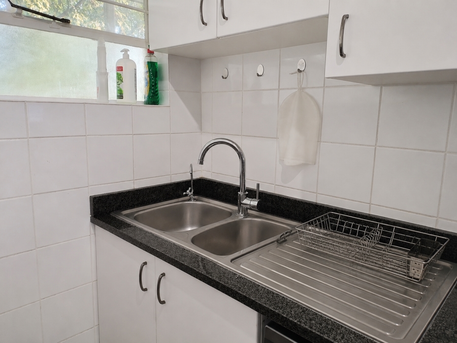 To Let 2 Bedroom Property for Rent in Benmore Gardens Gauteng