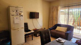 To Let 2 Bedroom Property for Rent in Heuwelsig Estate Gauteng