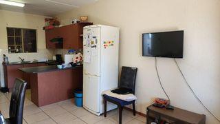 To Let 2 Bedroom Property for Rent in Heuwelsig Estate Gauteng