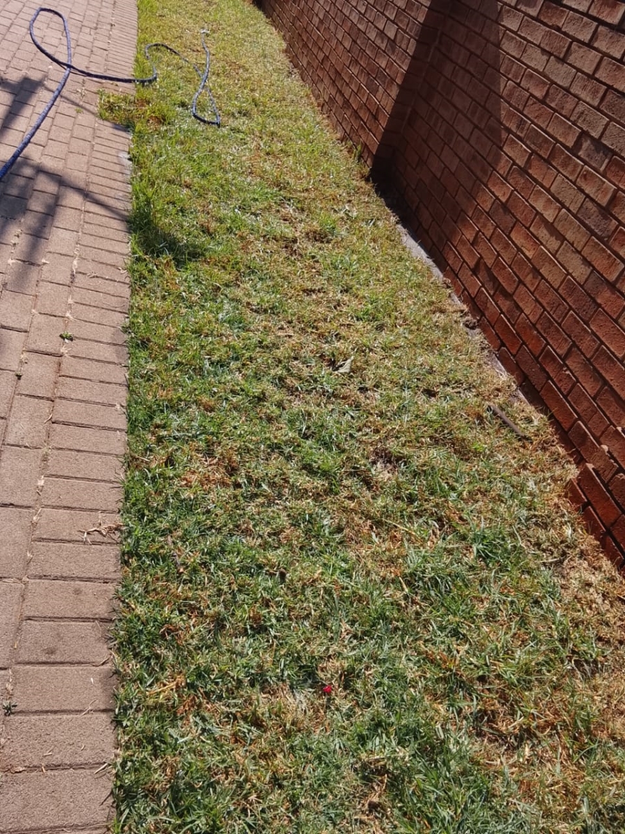 To Let 2 Bedroom Property for Rent in Heuwelsig Estate Gauteng