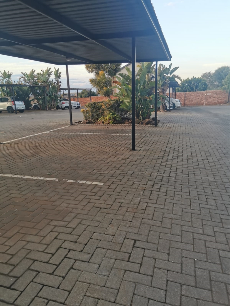 To Let 2 Bedroom Property for Rent in Heuwelsig Estate Gauteng