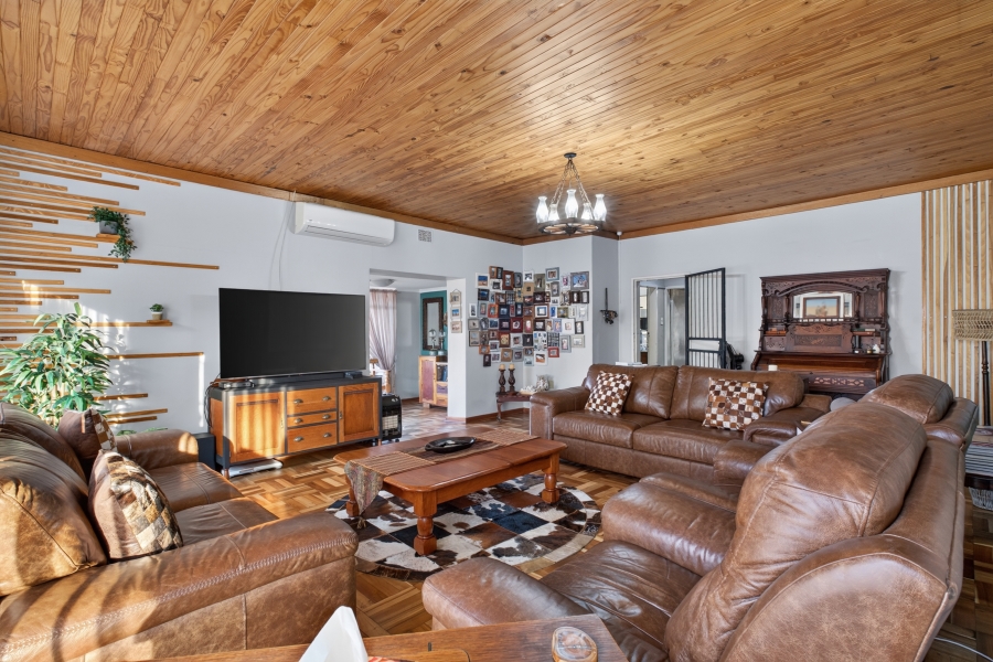 4 Bedroom Property for Sale in Waverley Gauteng