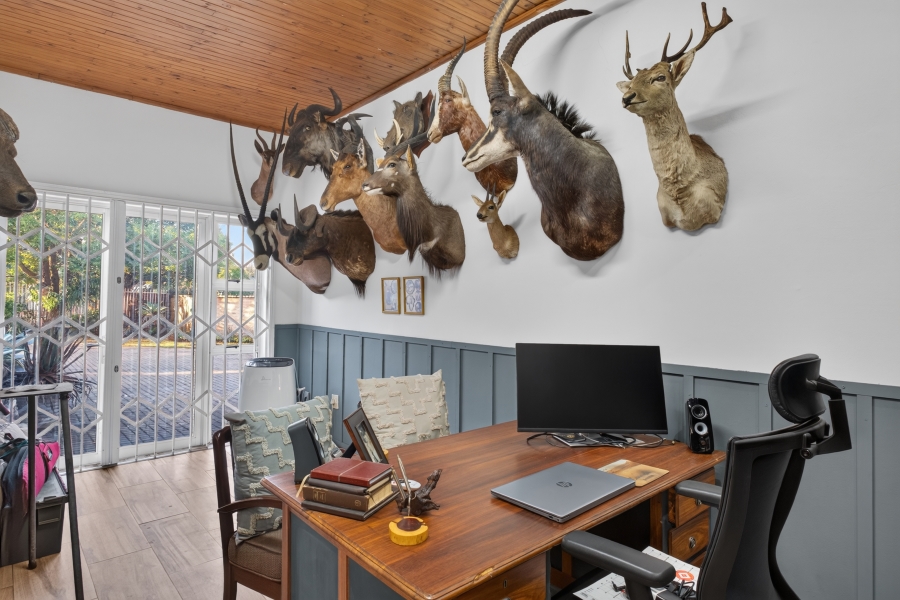4 Bedroom Property for Sale in Waverley Gauteng