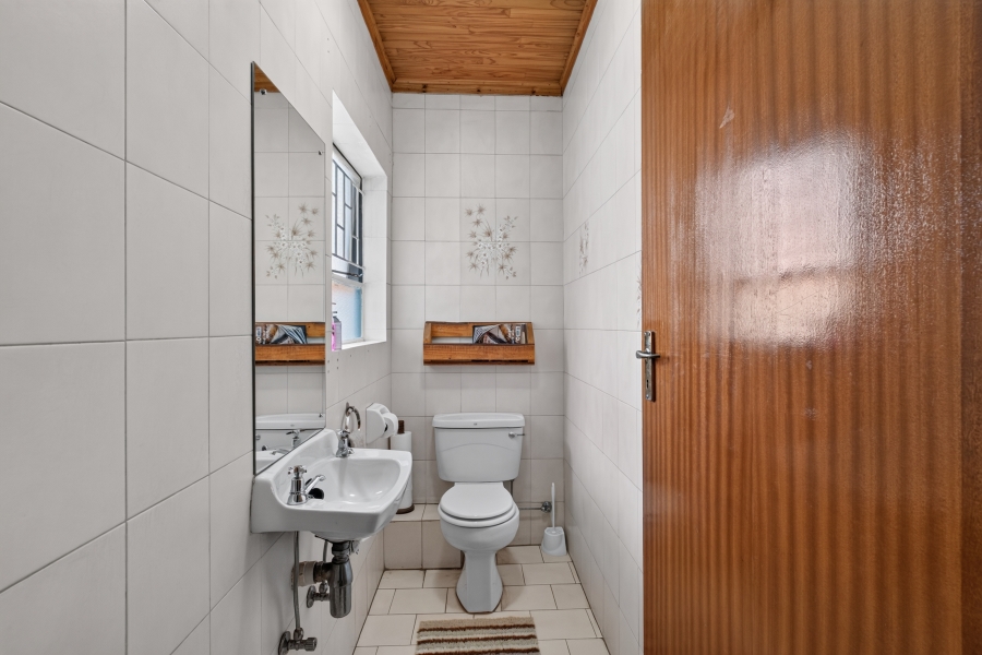 4 Bedroom Property for Sale in Waverley Gauteng