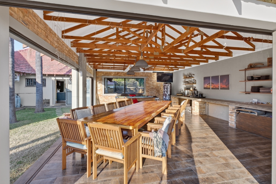 4 Bedroom Property for Sale in Waverley Gauteng