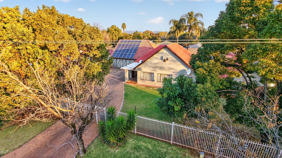 4 Bedroom Property for Sale in Waverley Gauteng