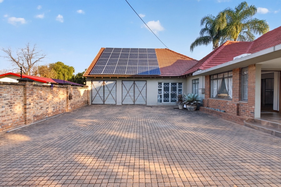4 Bedroom Property for Sale in Waverley Gauteng