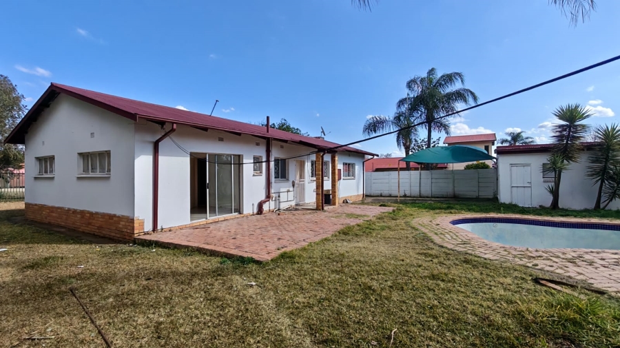To Let 3 Bedroom Property for Rent in Rietfontein Gauteng