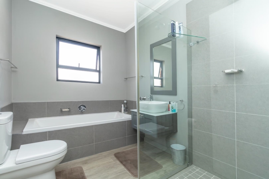 2 Bedroom Property for Sale in Bryanston East Gauteng