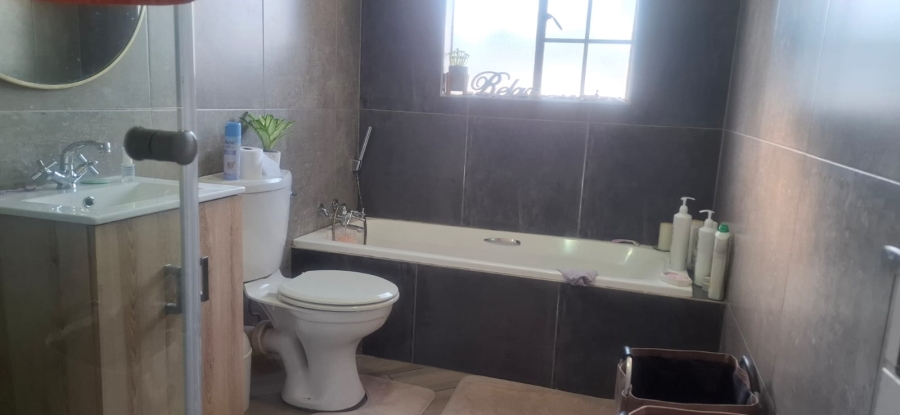 2 Bedroom Property for Sale in Brentwood Gauteng