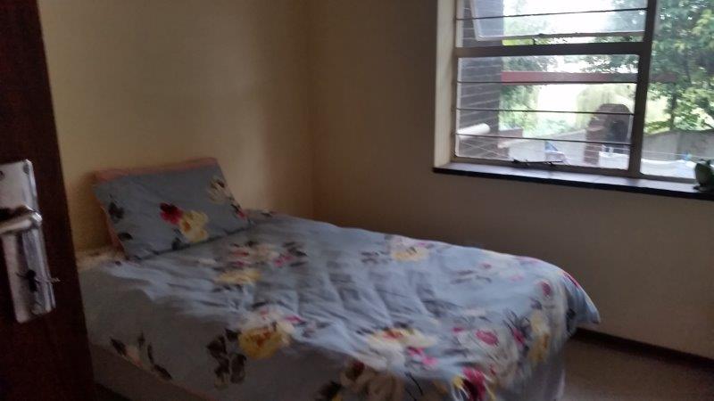 To Let 2 Bedroom Property for Rent in Mondeor Gauteng