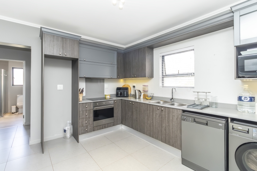 To Let 2 Bedroom Property for Rent in Bryanston Gauteng
