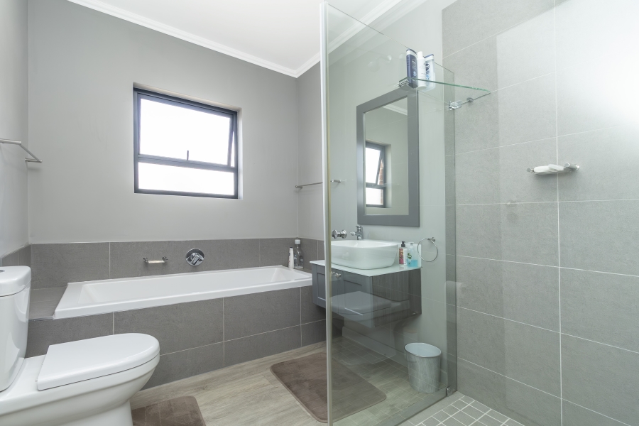 To Let 2 Bedroom Property for Rent in Bryanston Gauteng