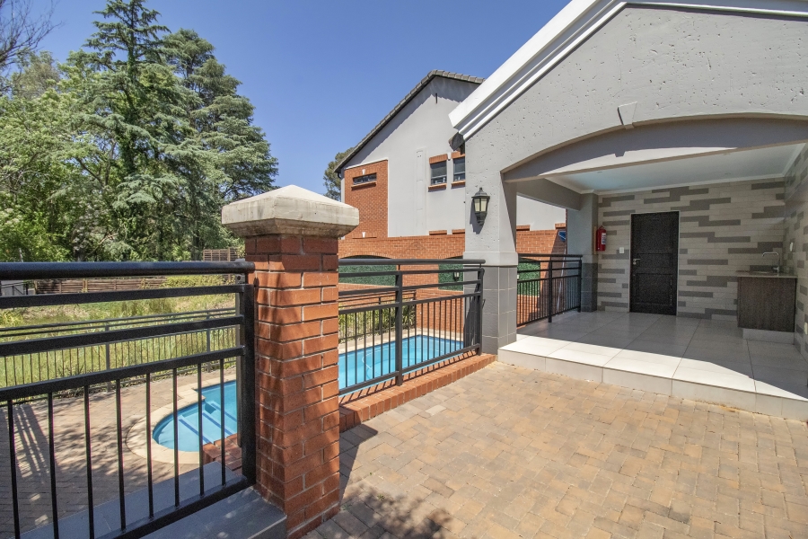 To Let 2 Bedroom Property for Rent in Bryanston Gauteng