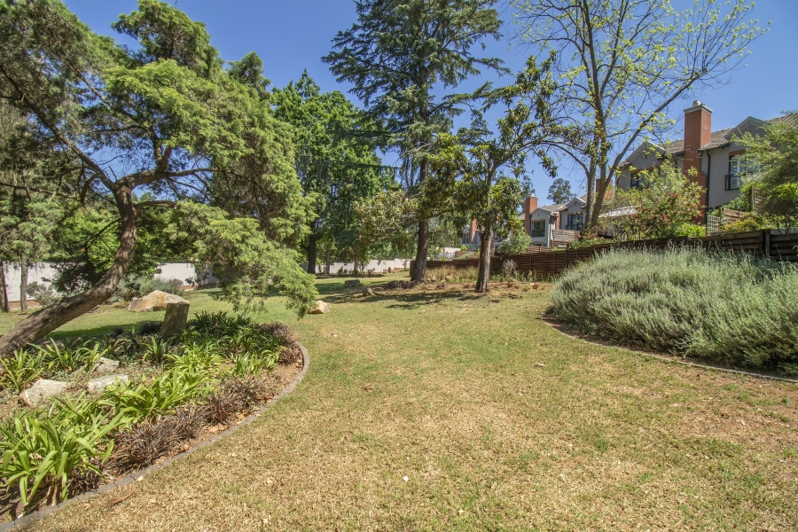 To Let 2 Bedroom Property for Rent in Bryanston Gauteng