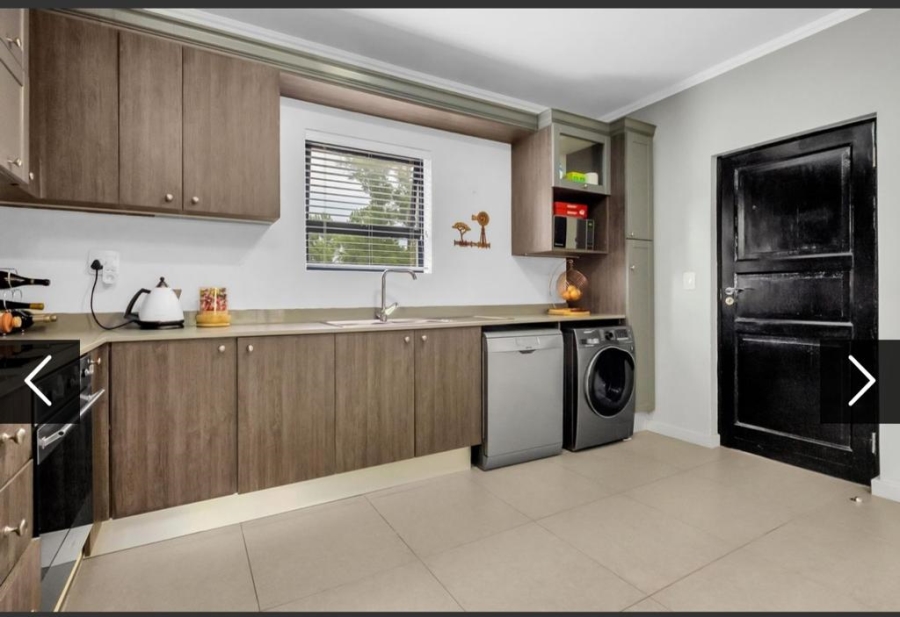 To Let 2 Bedroom Property for Rent in Bryanston Gauteng