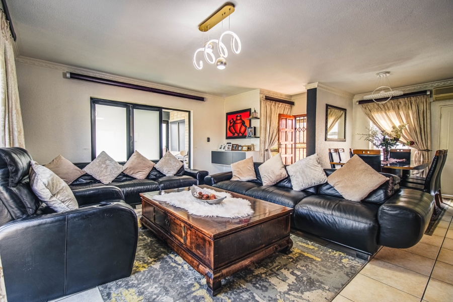 3 Bedroom Property for Sale in Glen Marais Gauteng