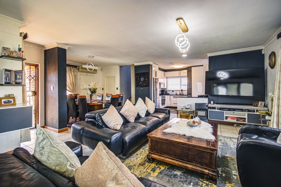 3 Bedroom Property for Sale in Glen Marais Gauteng