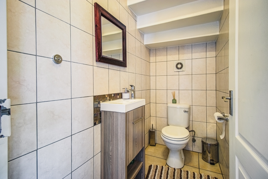 3 Bedroom Property for Sale in Glen Marais Gauteng