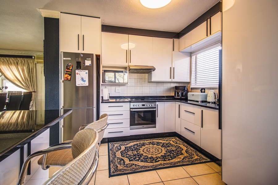 3 Bedroom Property for Sale in Glen Marais Gauteng