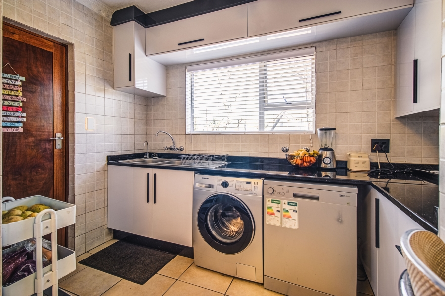 3 Bedroom Property for Sale in Glen Marais Gauteng