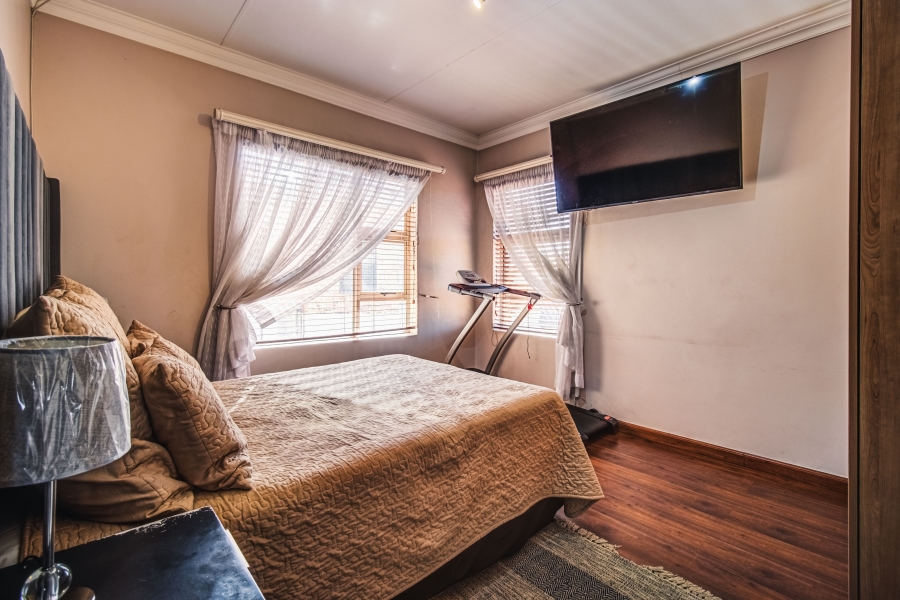 3 Bedroom Property for Sale in Glen Marais Gauteng